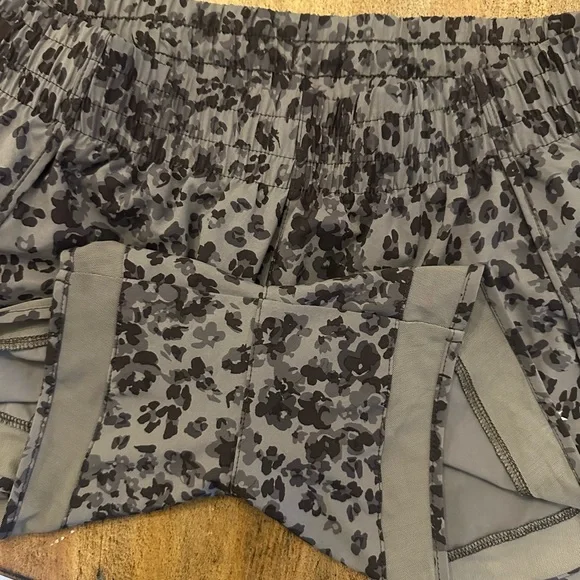 MESH RACER RUN MID RISE 4 SHORT - Picture 8 of 13